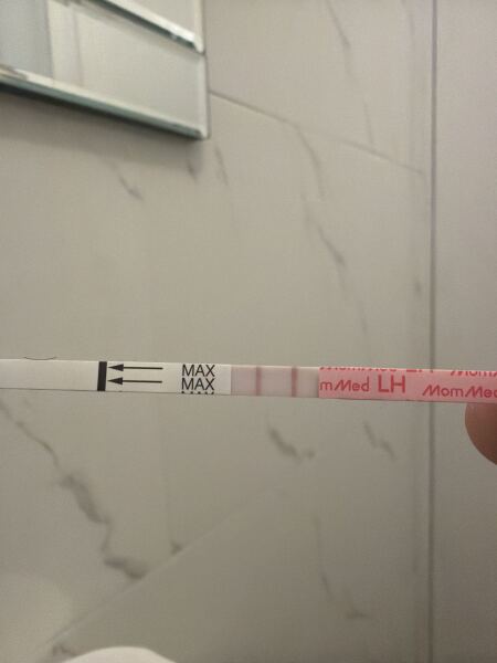 Is this a positive? I’m using premom early detection and 11dpo