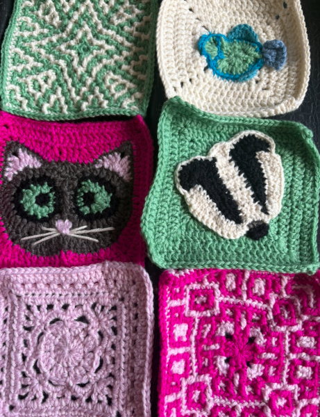 Woolly Hugs. A blanket for lovely wafflenose who has tragically lost her daughter. Can you help us please?