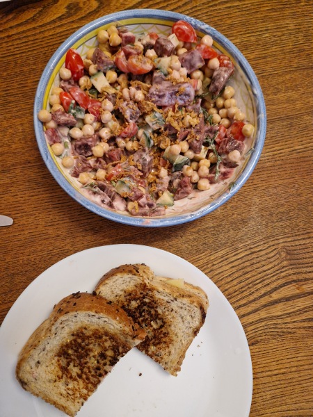 Meal planning, sharing recipes and ideas to make the weekly budget go further.