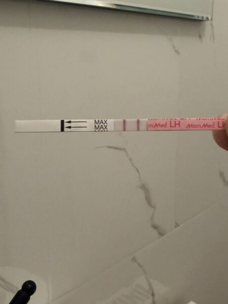 Is this a positive? I’m using premom early detection and 11dpo