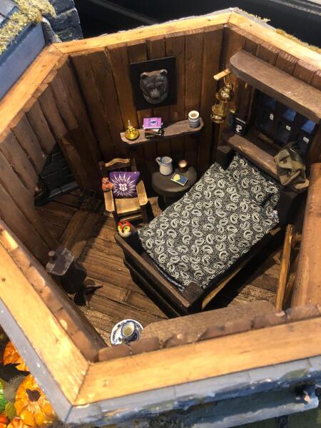 On hunt for gorgeous doll’s house which is affordable