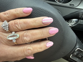 I want to see your nails!