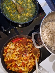 Meal planning, sharing recipes and ideas to make the weekly budget go further.