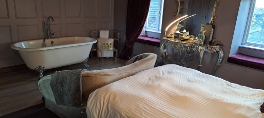 Yorkshire Dales or Peak District hotel recommendations