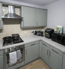 What colour kitchen units?