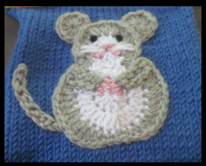 Woolly Hugs. A blanket for lovely wafflenose who has tragically lost her daughter. Can you help us please?