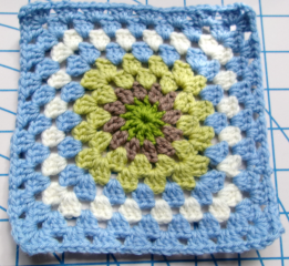 Woolly Hugs. A blanket for lovely wafflenose who has tragically lost her daughter. Can you help us please?