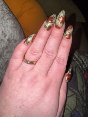 I want to see your nails!