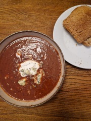 Meal planning, sharing recipes and ideas to make the weekly budget go further.