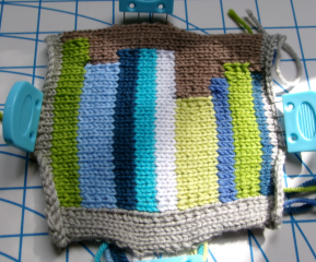 Woolly Hugs. A blanket for lovely wafflenose who has tragically lost her daughter. Can you help us please?