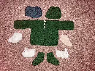 Woolly Hugs. A blanket for lovely wafflenose who has tragically lost her daughter. Can you help us please?