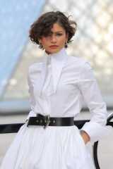 Oscars Fashion 2026 - love or hate the fashion not the bodies wearing it!