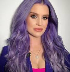 Sharon and Kelly - AIBU to feel really uncomfortable watching this about the effect cosmetic surgery has had on them.