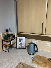 What colour kitchen units?