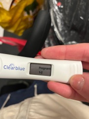 Pregnancy test getting lighter at 4w1