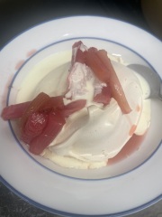 Meringue/forced rhubarb