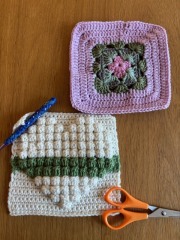 Woolly Hugs. A blanket for lovely wafflenose who has tragically lost her daughter. Can you help us please?