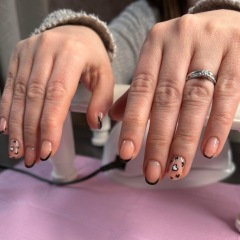 I want to see your nails!