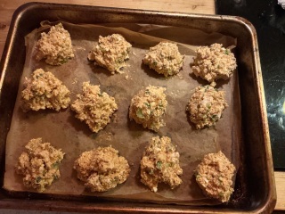 A very loose and easy recipe for those that prefer a savoury breakfast. Hear me out.