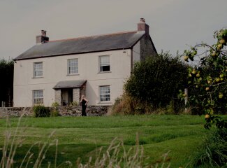 Thread 26 : To feel disappointed - and disgusted and vindicated now too - after reading this in The Observer about the author and her husband from The Salt Path book and film?