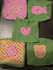 Woolly Hugs. A blanket for lovely wafflenose who has tragically lost her daughter. Can you help us please?