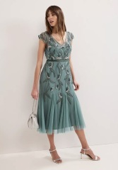 How would you style this dress for an evening reception?