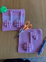 Woolly Hugs. A blanket for lovely wafflenose who has tragically lost her daughter. Can you help us please?
