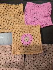 Woolly Hugs. A blanket for lovely wafflenose who has tragically lost her daughter. Can you help us please?