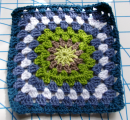 Woolly Hugs. A blanket for lovely wafflenose who has tragically lost her daughter. Can you help us please?