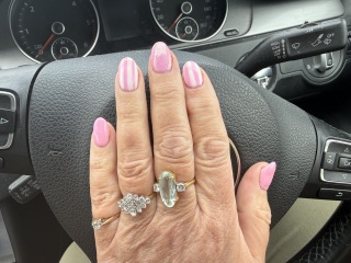 I want to see your nails!