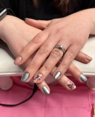 I want to see your nails!