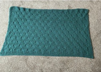 Woolly Hugs. A blanket for lovely wafflenose who has tragically lost her daughter. Can you help us please?