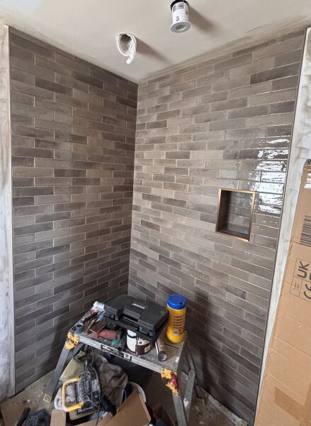 Is a shower niche worth fitting in a 90cm quadrant?