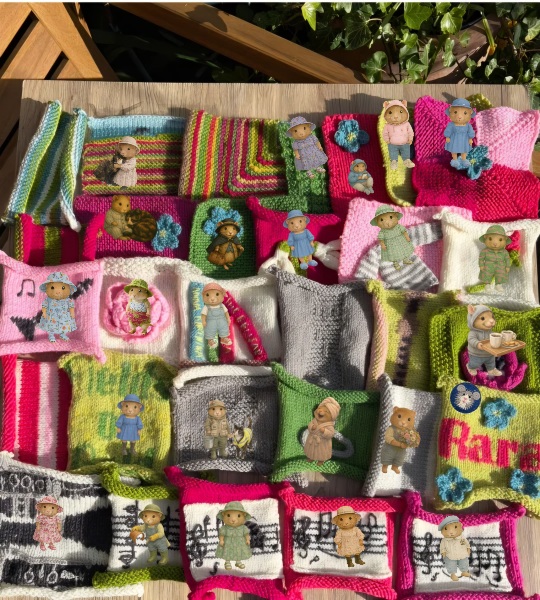 Part 2. Our blanket making for lovely waffle heads into its final stages.
