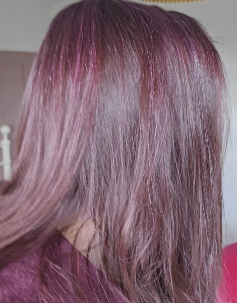 Can I dye my greys pink?