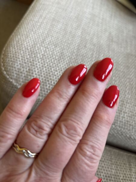 I want to see your nails!