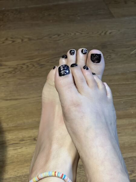 I want to see your nails!