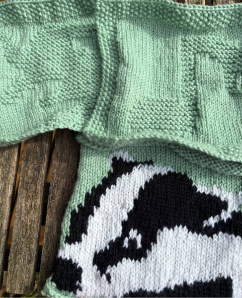 Woolly Hugs. A blanket for lovely wafflenose who has tragically lost her daughter. Can you help us please?