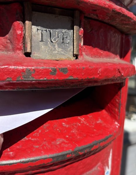 Woolly Hugs. A blanket for lovely wafflenose who has tragically lost her daughter. Can you help us please?