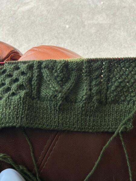 Can I combine Aran jumper patterns to change raglan sleeves?