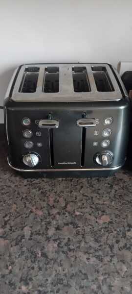 Recommend me a top tier four slice toaster