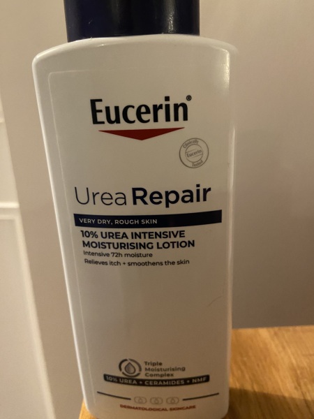 Cream for cracked elbows. I need a holy grail to heal them in just over a week!