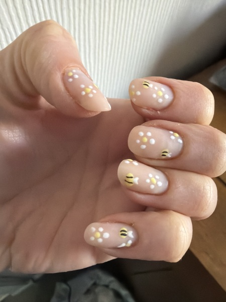 I want to see your nails!