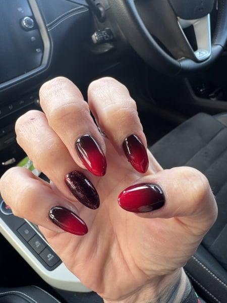 I want to see your nails!