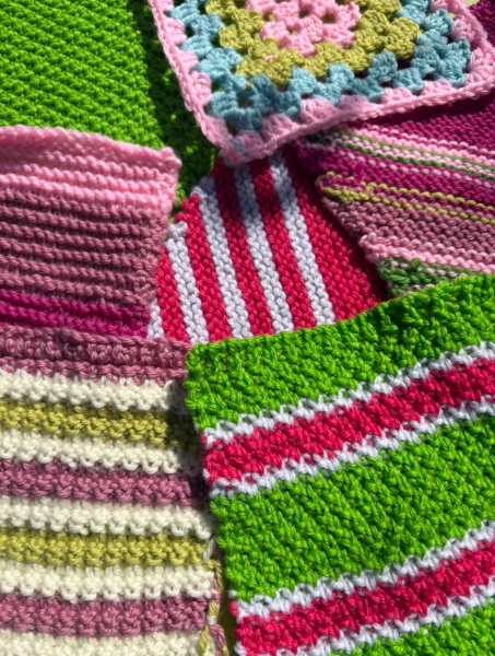 Woolly Hugs. A blanket for lovely wafflenose who has tragically lost her daughter. Can you help us please?
