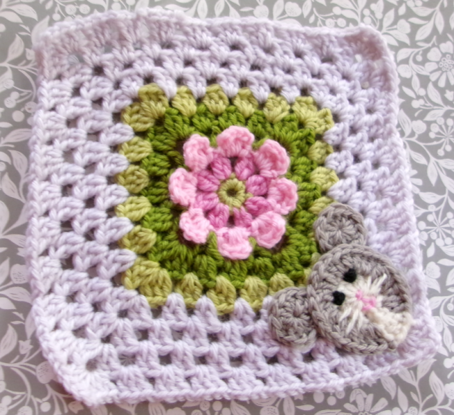 Woolly Hugs. A blanket for lovely wafflenose who has tragically lost her daughter. Can you help us please?