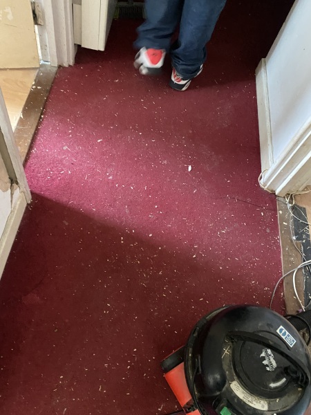 AIBU to leave a friend's flat because it was too messy?