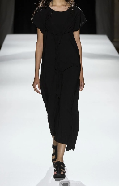 Flat sandals with straps that don't make me look like I'm 80