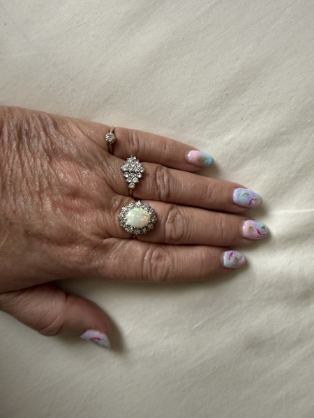 I want to see your nails!