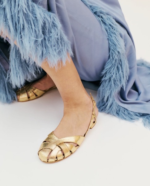 What to wear on my massive feet?!